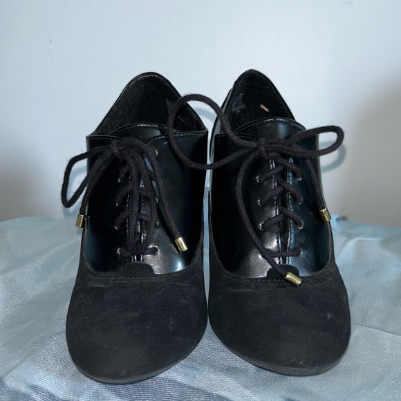 Pinup Couture Heels - Picture 3 of 7